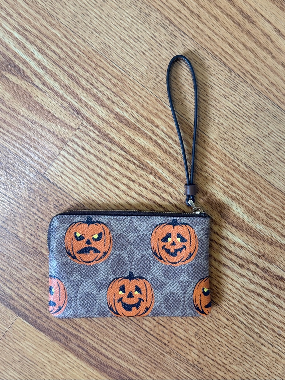 🎃 Coach Corner Zip Wristlet in Signature Canvas w/ Halloween Print NWT 🎃 - Picture 6 of 11